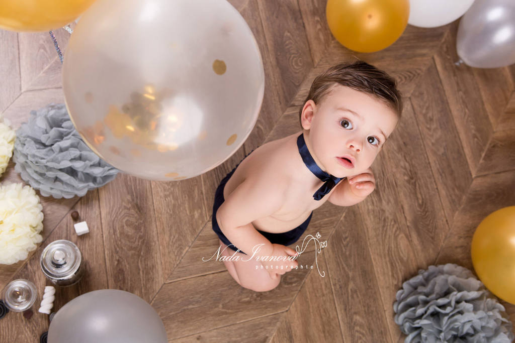 Photographe Clermont Herault Enfant 1 An Anniversaire Avec Bonbon