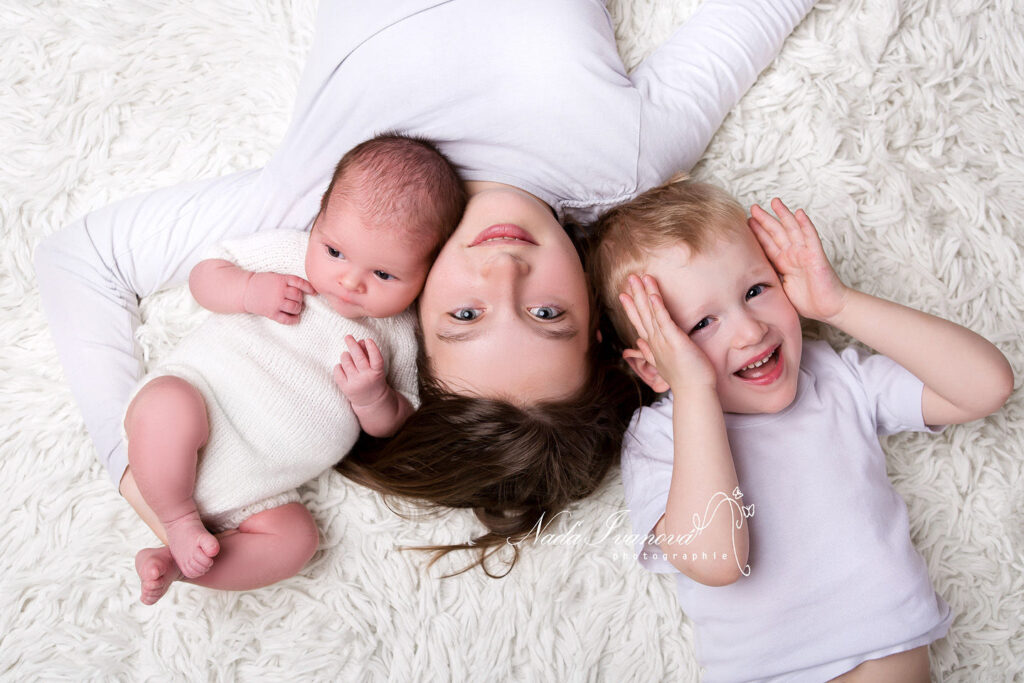 Bebe Avec Frere Et Soeur