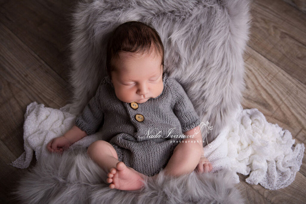 Photographe Beziers Bébé Avec Grosse Joue