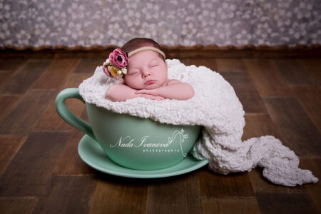 Photographe Montpellier Bébé Dans Une Tasse