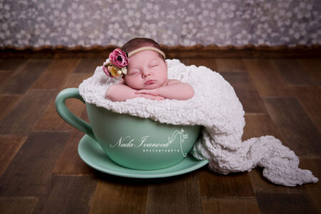 Photographe Montpellier Bébé Dans Une Tasse