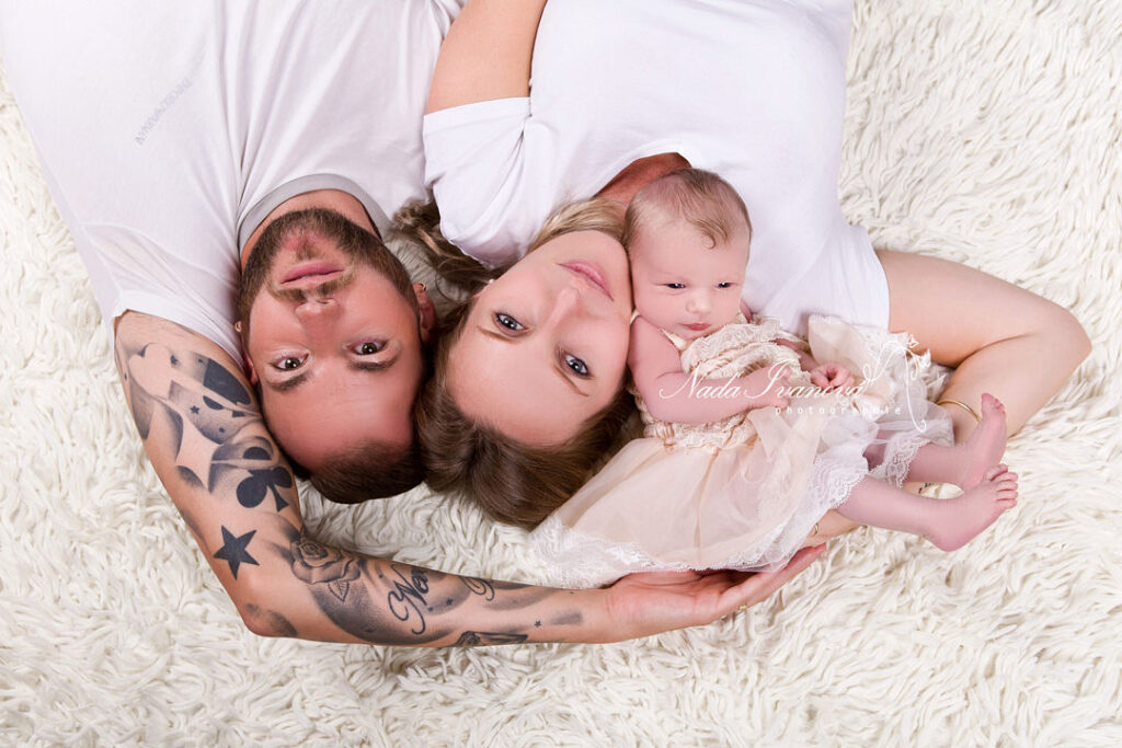 Photographe Agde Bebe Avec Maman Et Papa