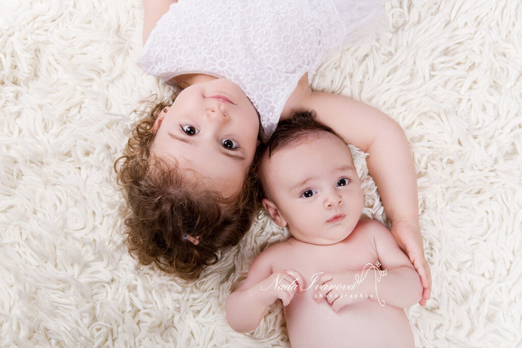 Photo De Bebe Avec Grande Soeur