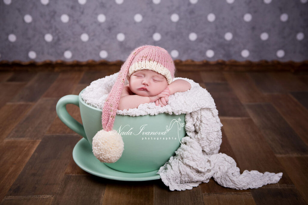 Photographe mariage, maternité, nouveau-né sur Montpellier Hérault  la  mini séance photo bébé de Adèle au studio entre Montpellier et Béziers