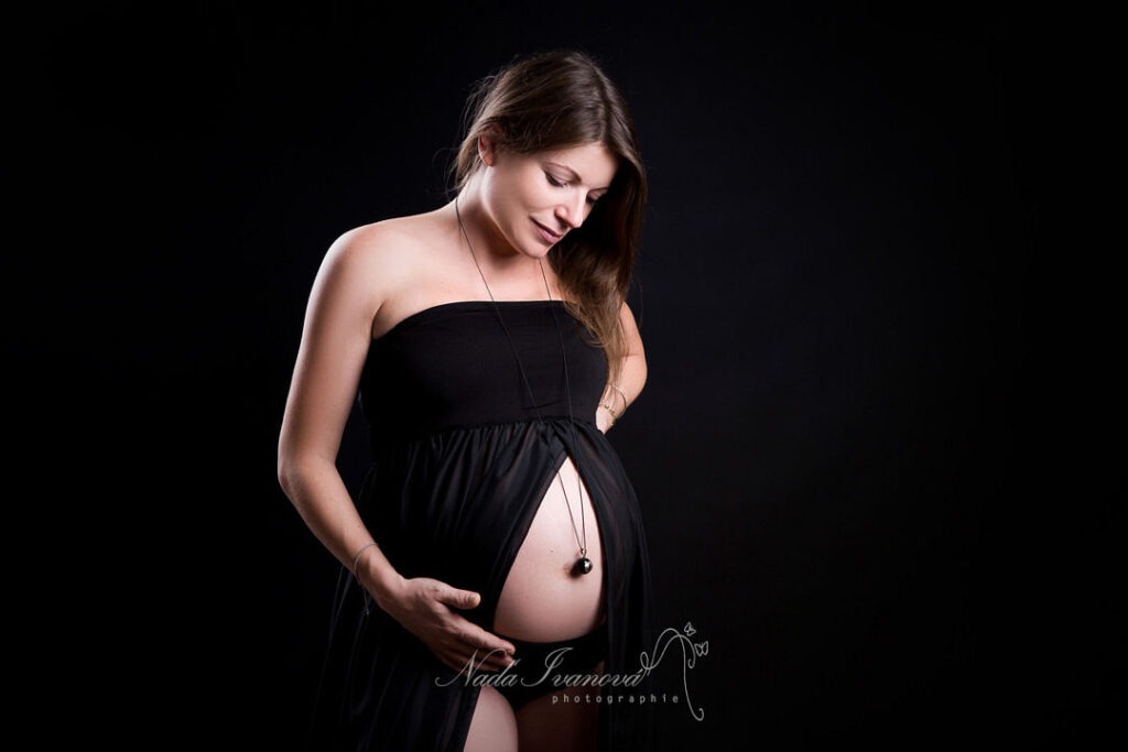 Photo De Femme Enceinte Avec Un Bola Sur Le Ventre