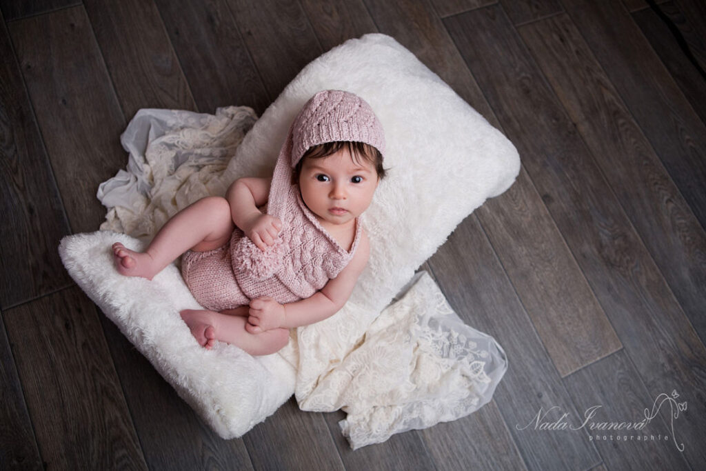 Sécurité du nouveau-né pendant une séance photos - Photographe bébé  maternité Ste Maxime 83120