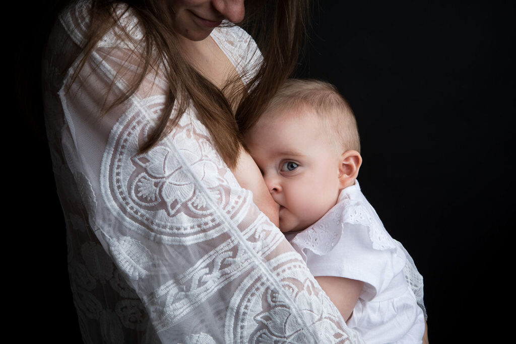 Photo De Maman Qui Allaite