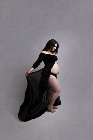 Photographie Femme Enceinte Dans Une Robe Noire Avec Un Grand Voile
