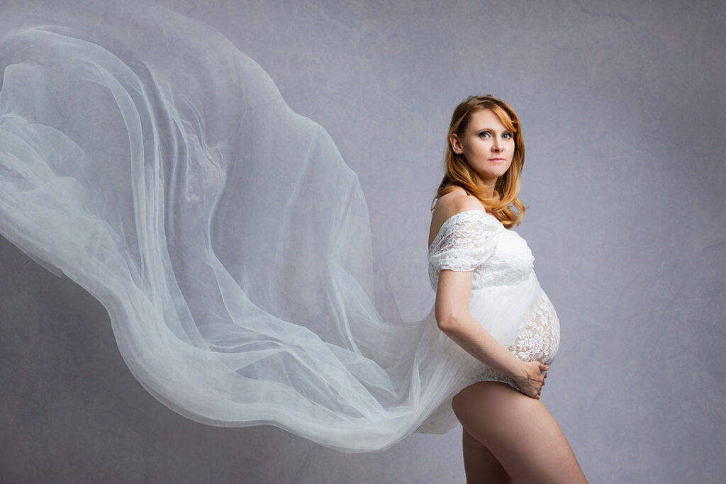 Photographie De Femme Enceinte Avec Une Robe En Voile