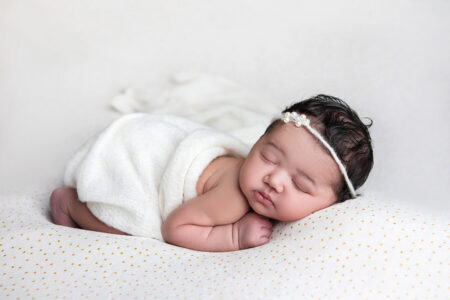 Bébé Qui Dort Sur Le Ventre